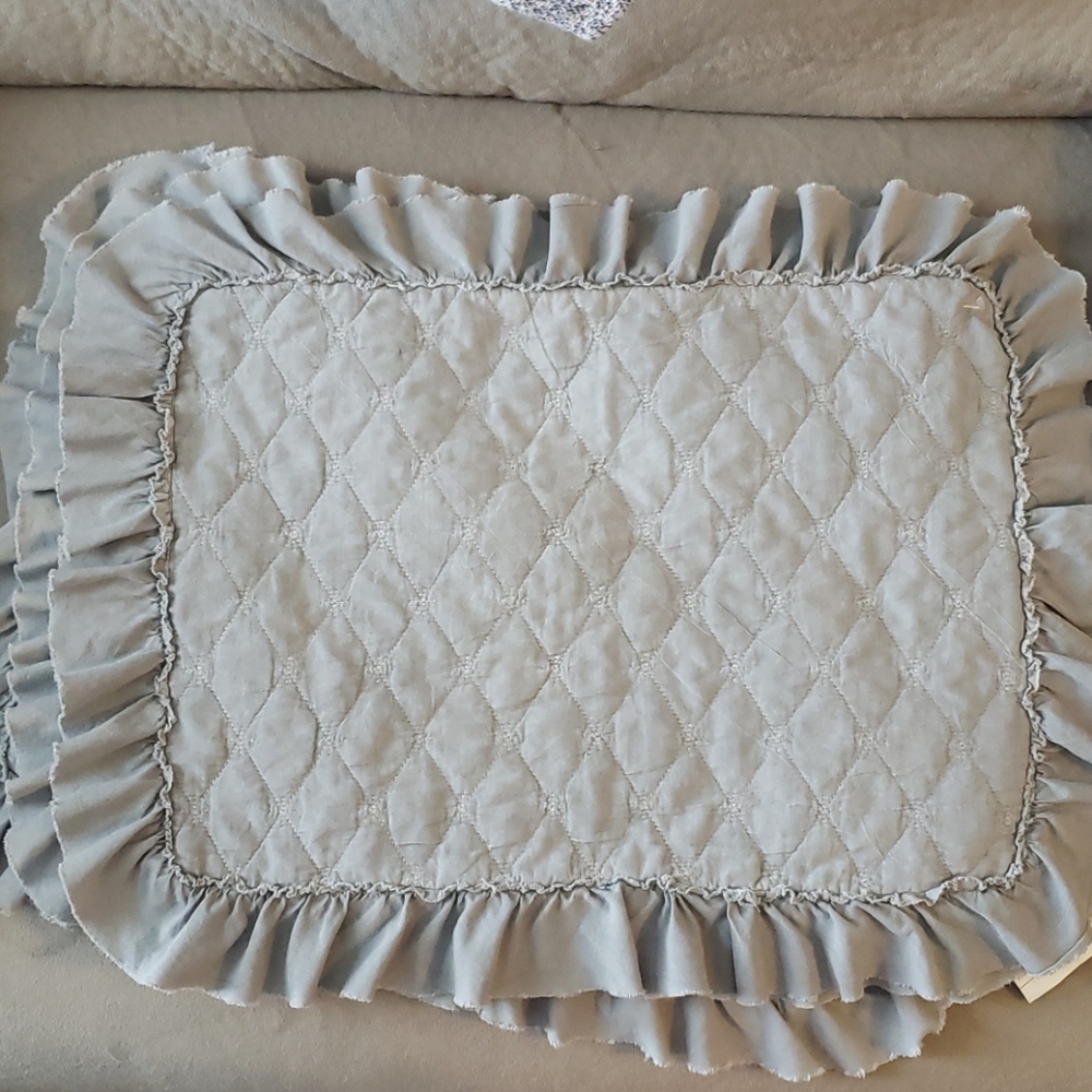 Grey ruffle placemats